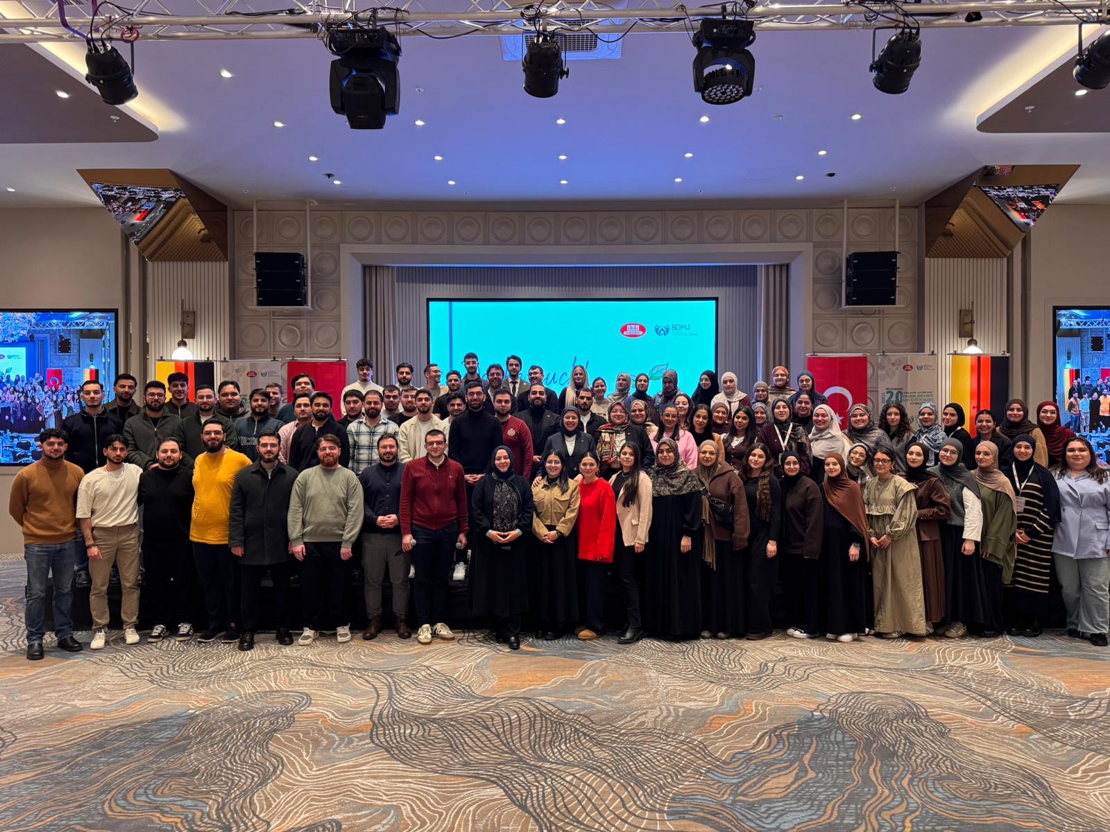 Abschluss-Gruppenfoto der BDMJ-Bildungsreise Bursa 2.0